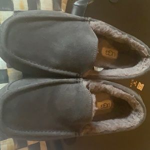 UGG Ascot slippers